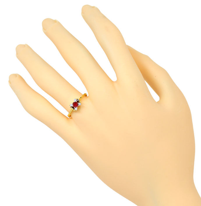 Foto 4 - Diamanten-Ring mit Spitzen Rubin im Carree Schliff, 14K, R8464
